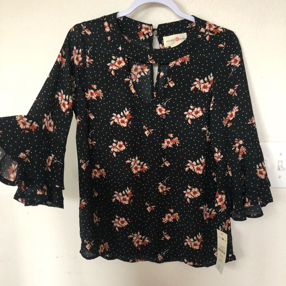 Black floral bell sleeve blouse 🍂🌻